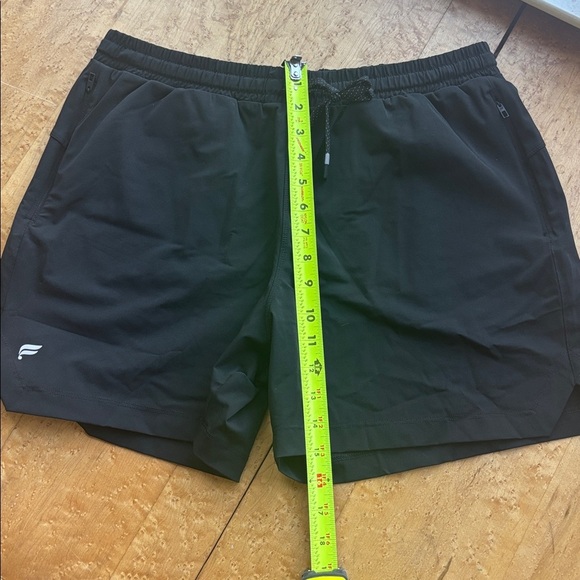 Size large black fabletics active shorts - Picture 5 of 6